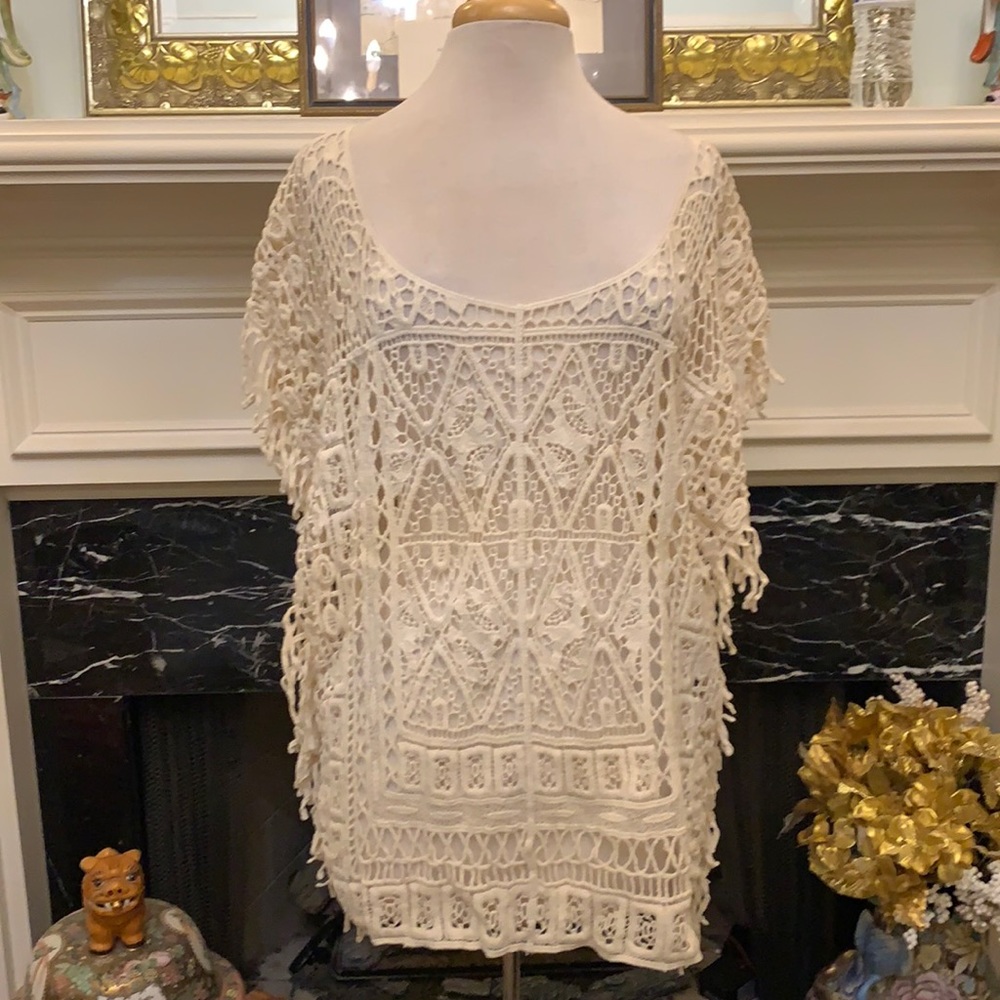 NWT graceful cream crocheted butterfly sleeve